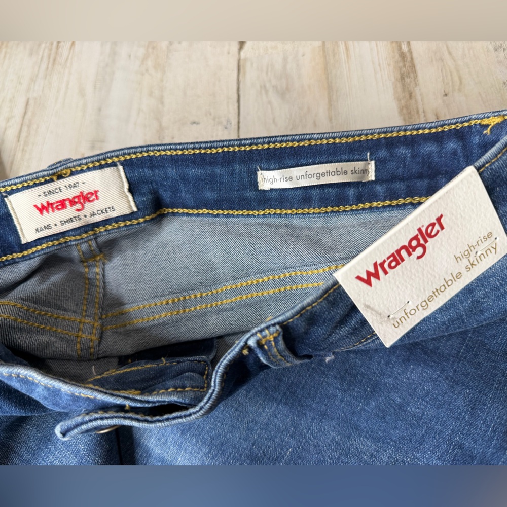 Wrangler Women's Blue Skinny Jeans - Picture 3 of 5
